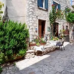 Monte B. Exclusive Apartment